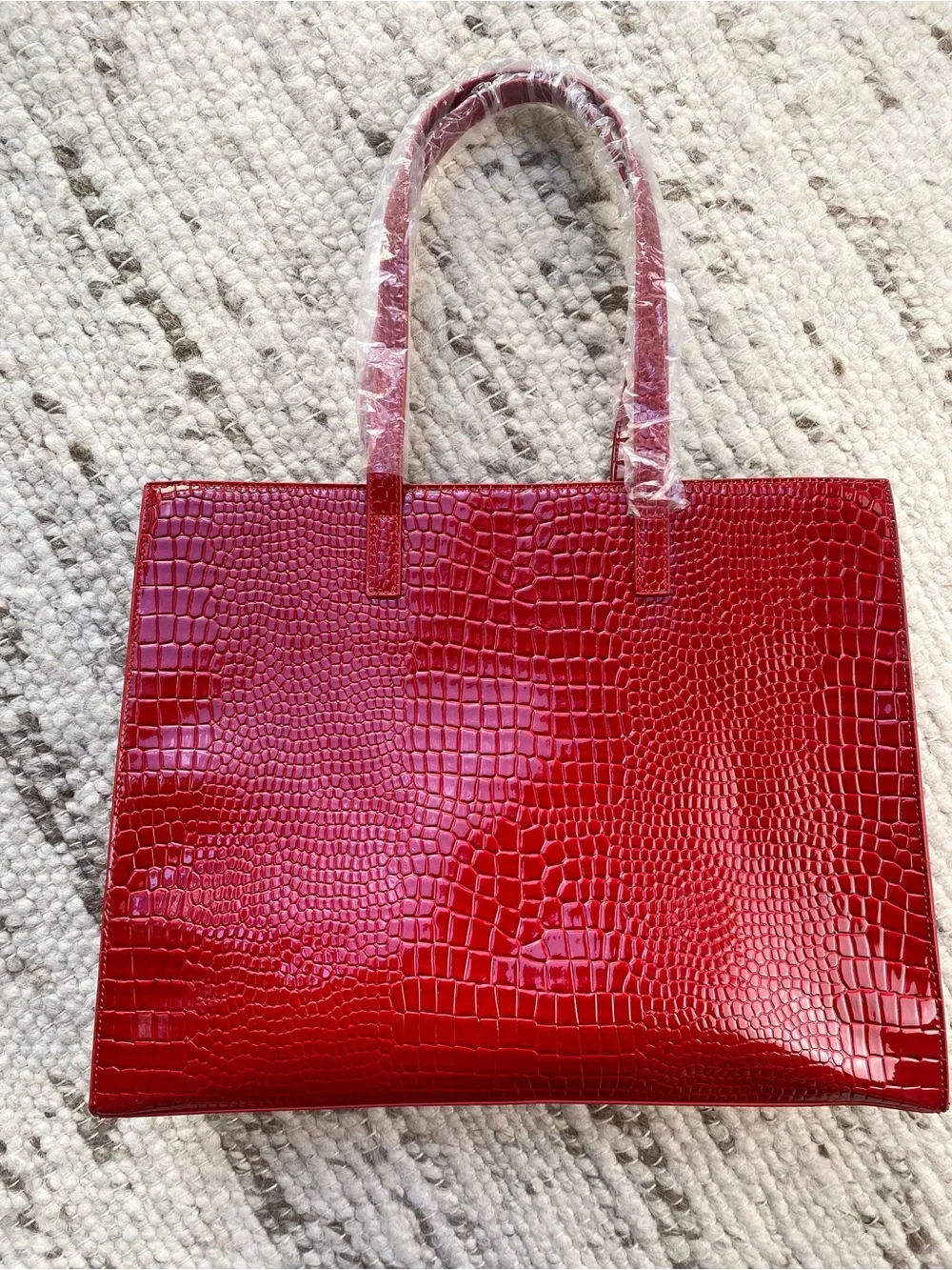 Vanessa Williams NWT Eden Red Patent Croc Tote Bag